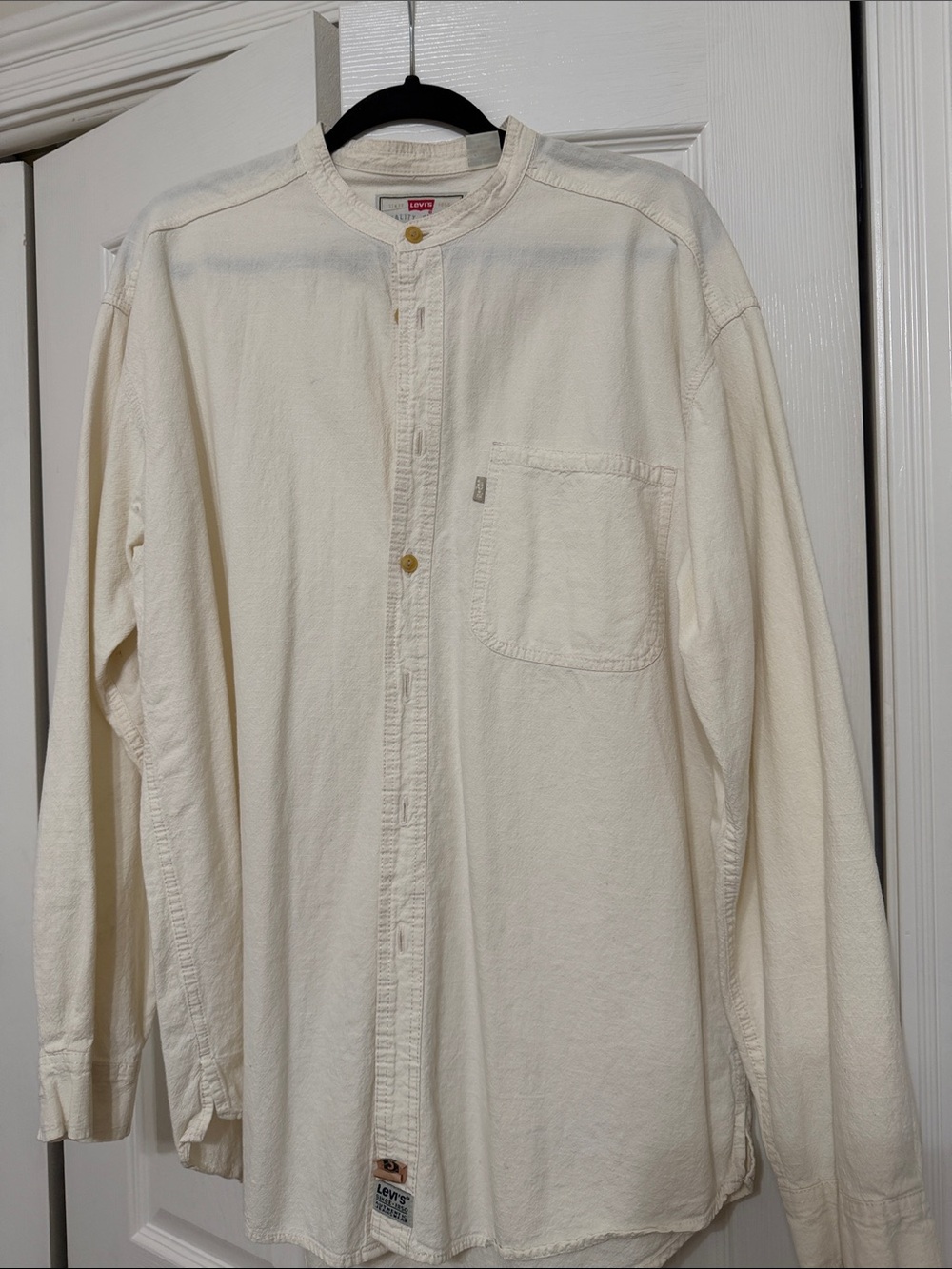 Vintage Levi's Men's Cream Band-Collar Button-Down Shirt